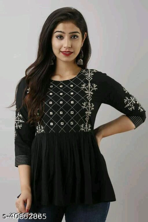 Women Sleeve Tops - M