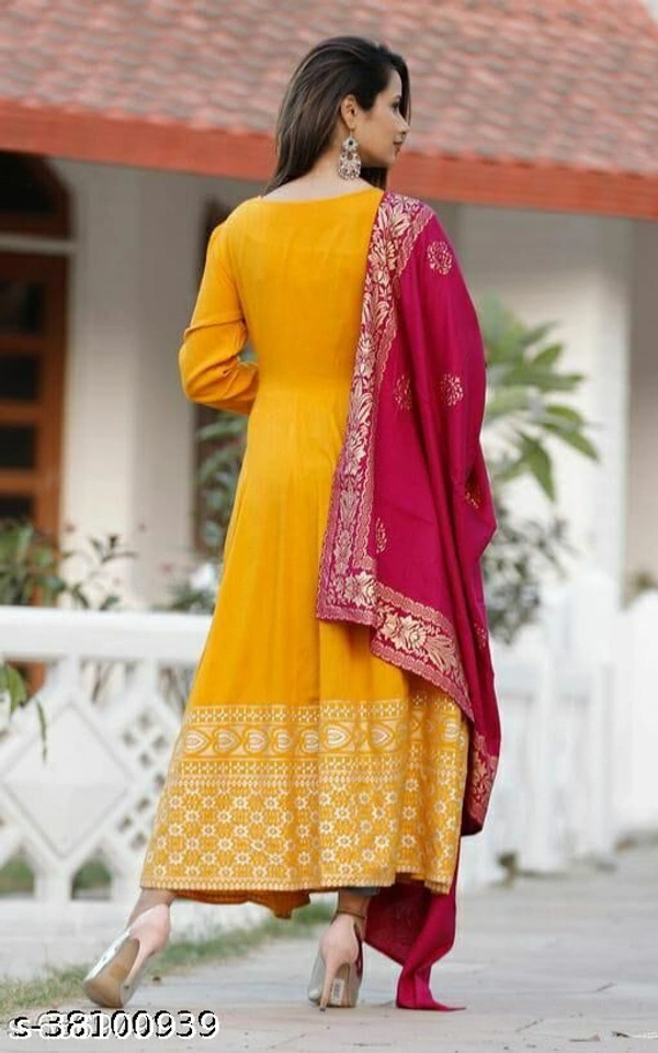 Pretty Women Kurtis With Duppata - S