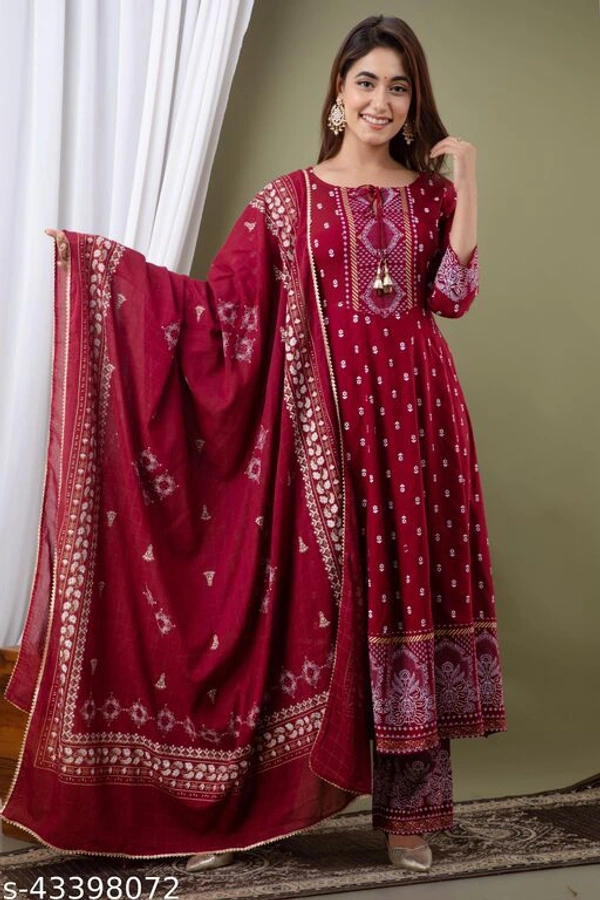 Chitrarekha Petite Women Dupatta Set - 3XL