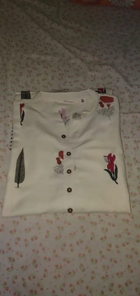 Women Trendy Kurti 🤍💛❤️ - S