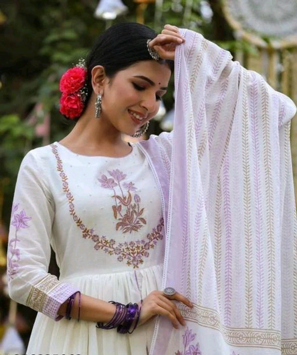 YSS  Pretty Women Kurta Sets - M