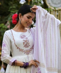 YSS  Pretty Women Kurta Sets - XL