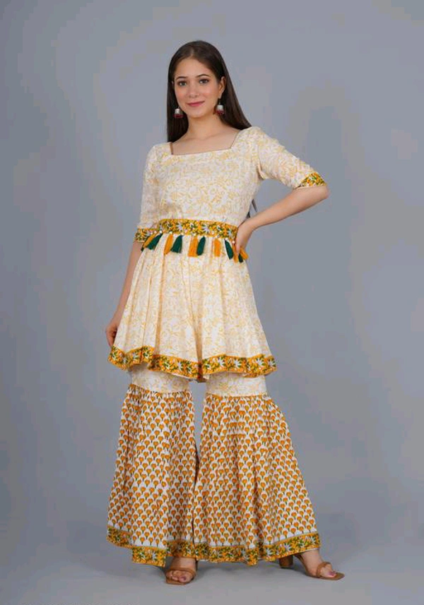 YSS  Attractive Women Kurta Sets - M