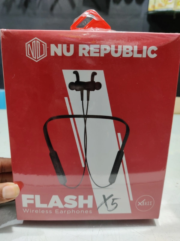 Nu Republic Flash Wireless Earphone X5 - black, wearable