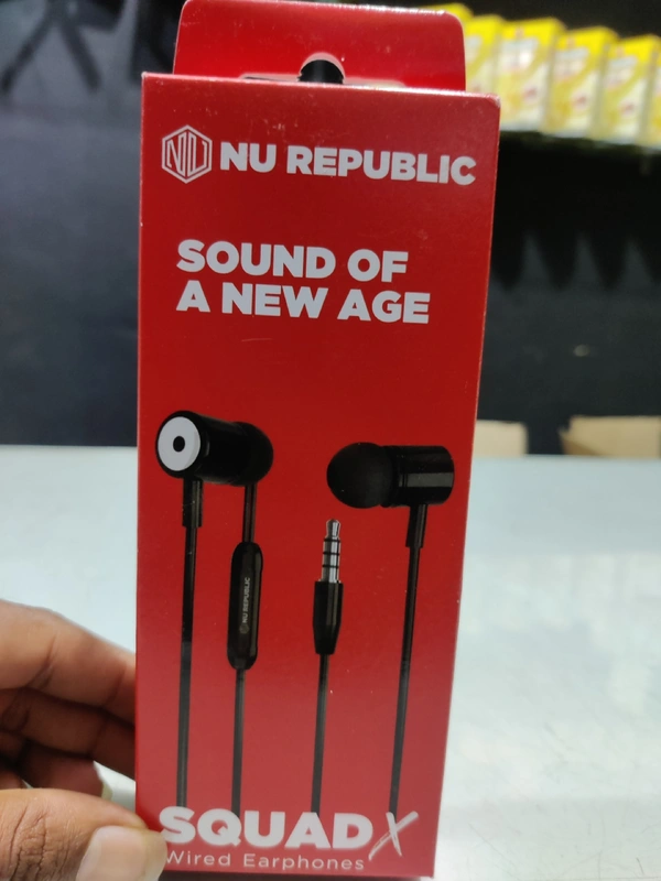 Nu Republic Earphone  - black