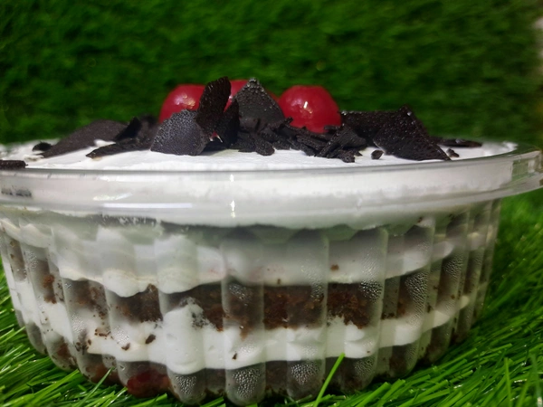 Black Forest Tub Cake - 400-500 Gms