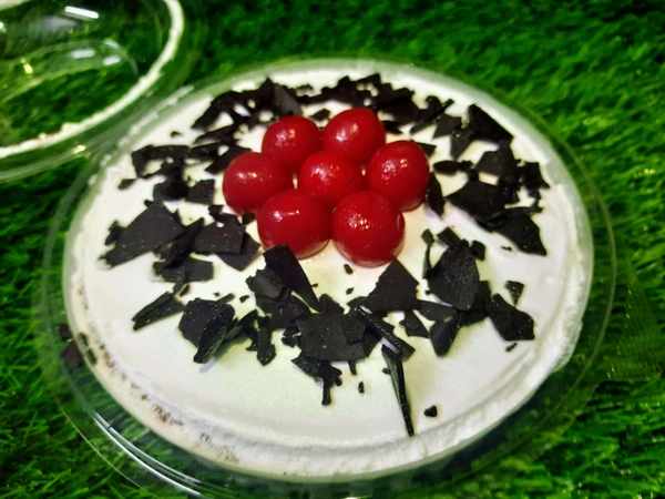 Black Forest Tub Cake - 400-500 Gms